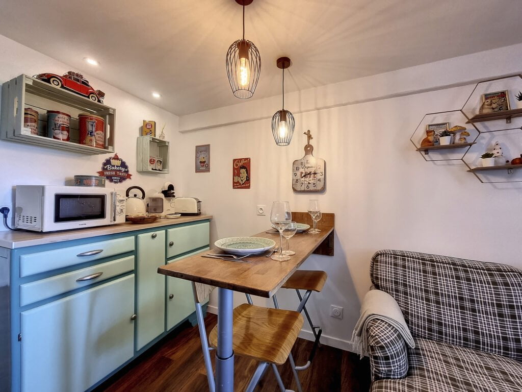 Le Refuge de Porc Epic - Cuisine Salle à Manger